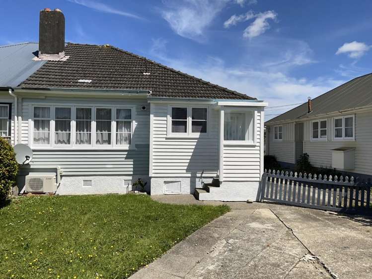  17 Hall Crescent Epuni_12