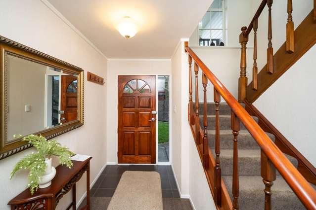 12 Newnham Court Tawa_1
