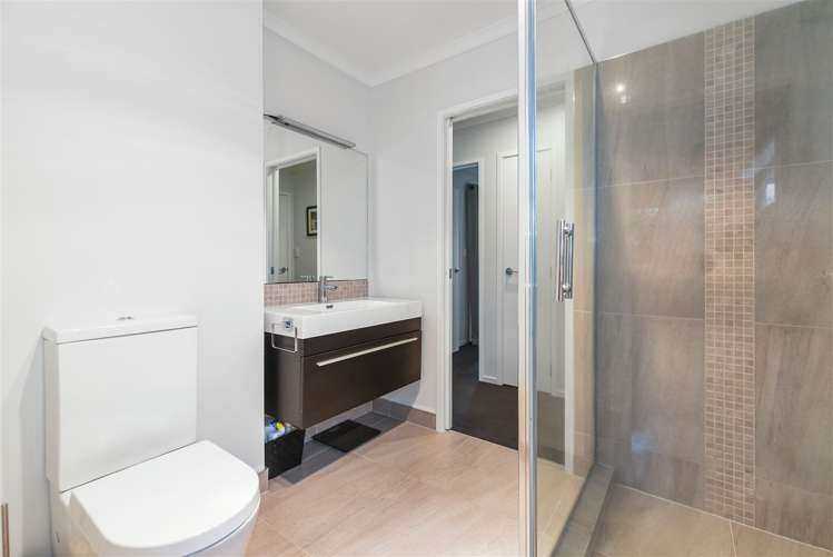 5/11 Errol Close Burbush_10