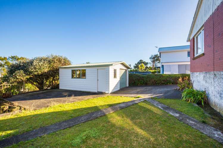 59 Waihora Crescent Waitangirua_12