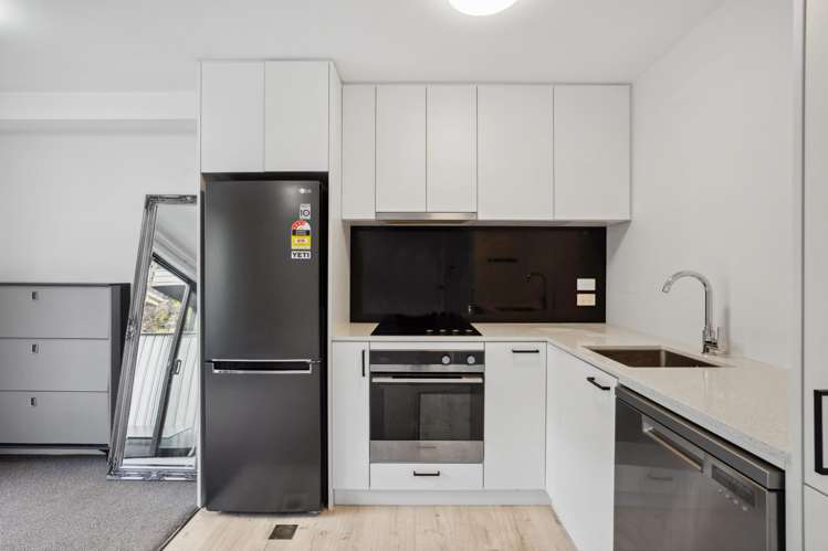 7/14 Fryer Street Queenstown_4