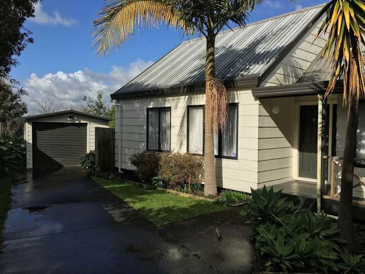 5 Sandgate Avenue Botany Downs_3