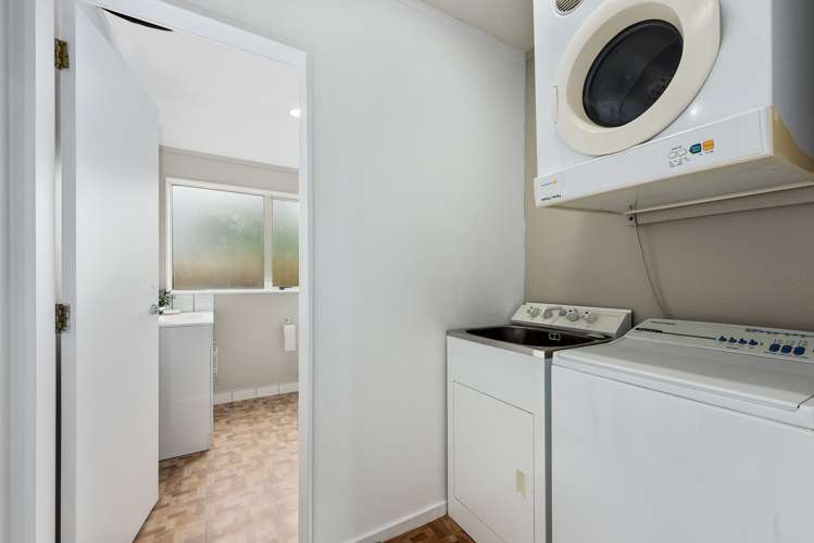 42/17 John Street Trentham_13