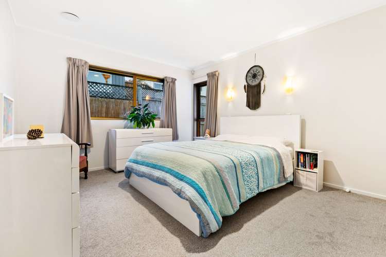 1/67 Seaview Road Castor Bay_10