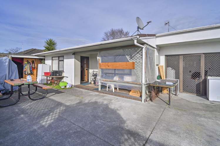 2/1017 Tomoana Road_1