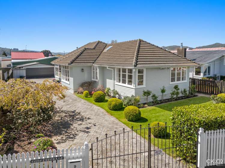 9 Derwent Lee Grove Epuni_0