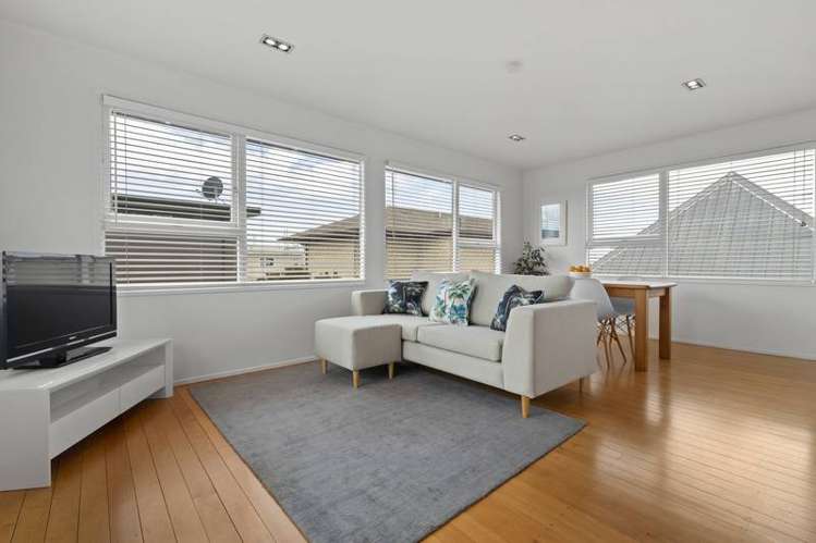 5/233 Hurstmere Road Takapuna_7