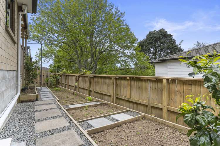 16 Revel Avenue Mount Roskill_14