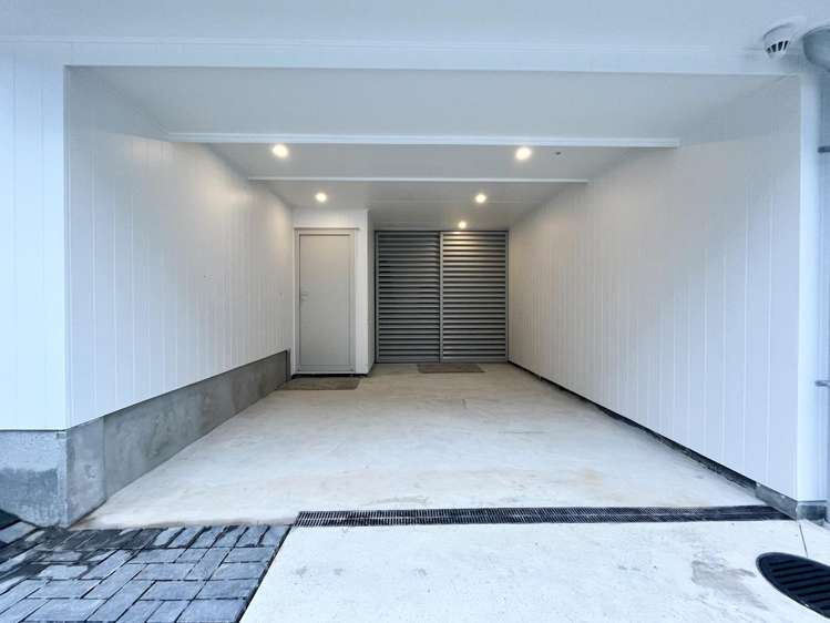 16/9 Aeroview Drive 1603_17