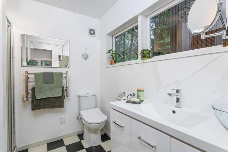 35 Sylvan Valley Avenue Titirangi_12