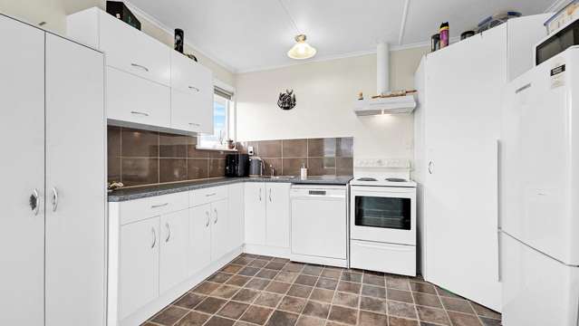 6 Elliott Crescent Owhata_3