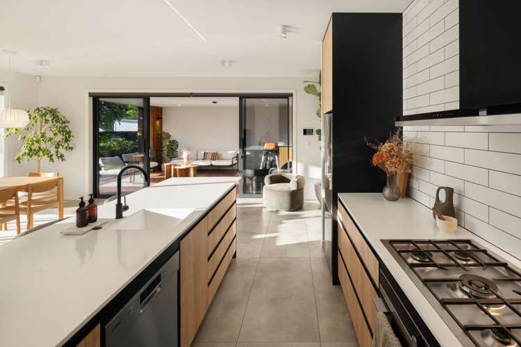 12 Jellicoe Drive Hamilton East_11