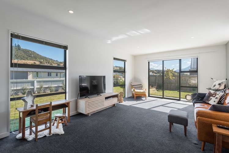 17 Snowberry Street Albert Town_8