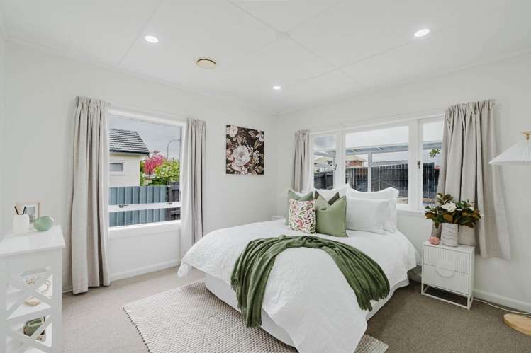 35 Lake Crescent Hamilton Lake_10