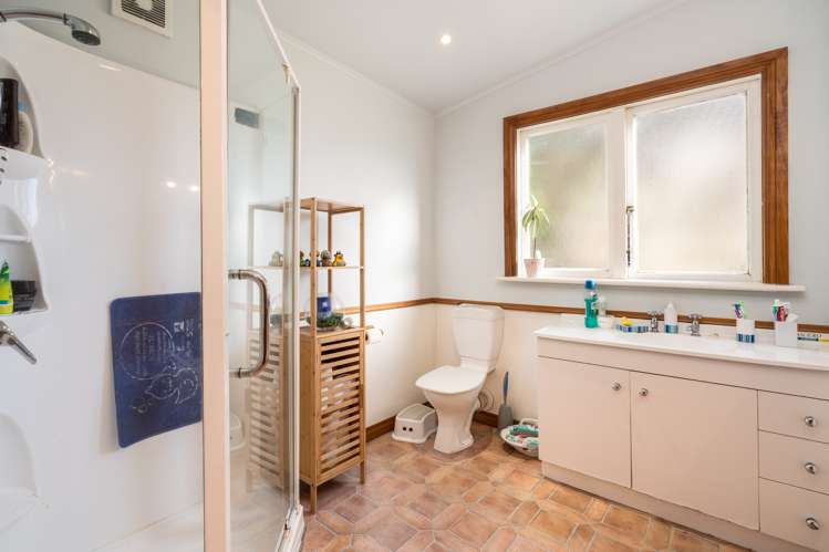 176 Main South Road Green Island_11