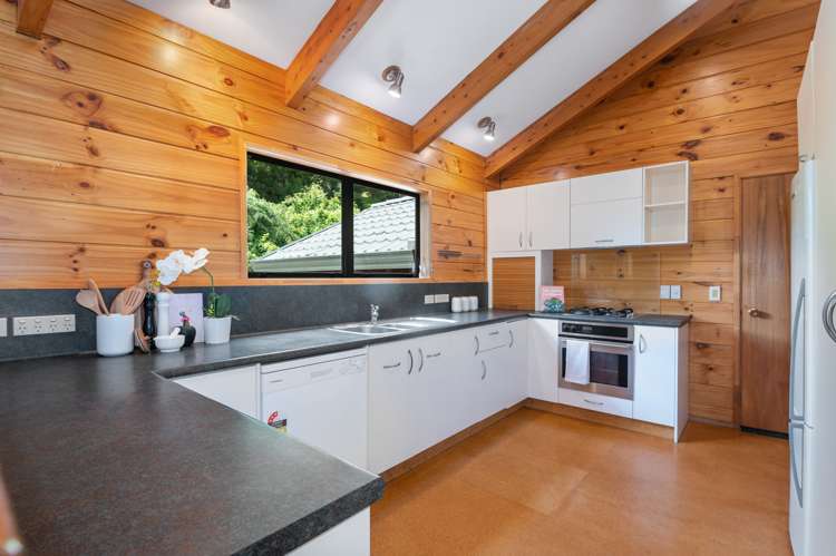 4 Steep Street Lake Okareka_9