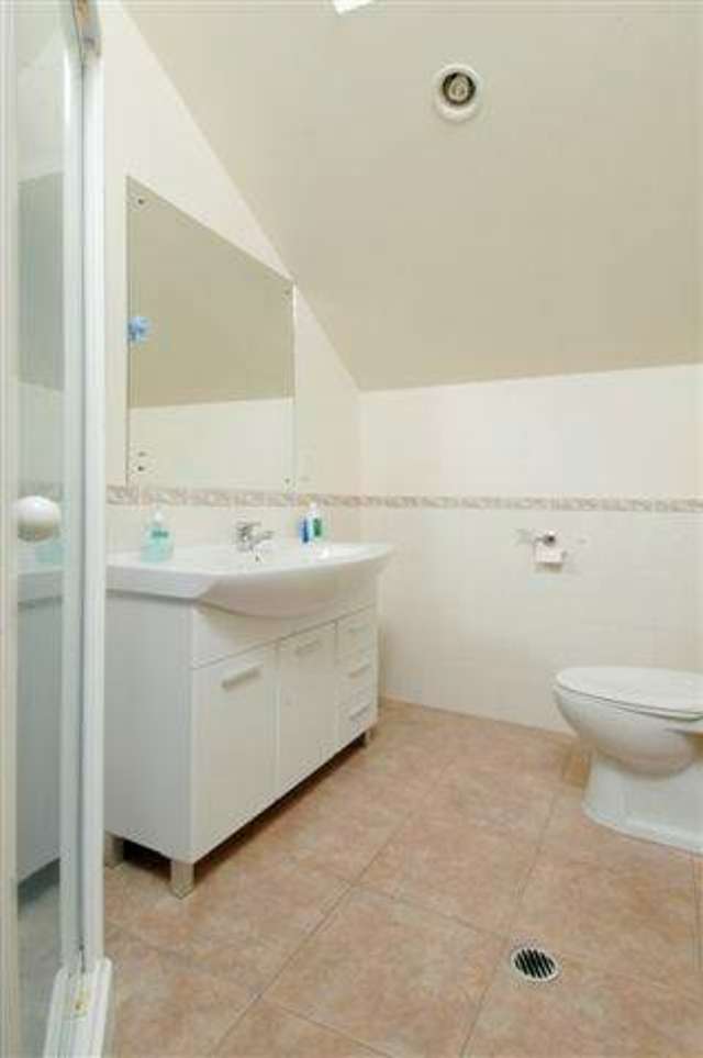13/57 Gladstone Road Northcote_4