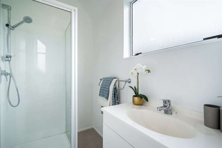 1/1 Valley Road Northcote_10