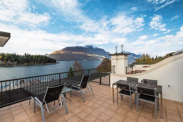 2 Waterfront Apartments, 109 Beach Street Queenstown_1