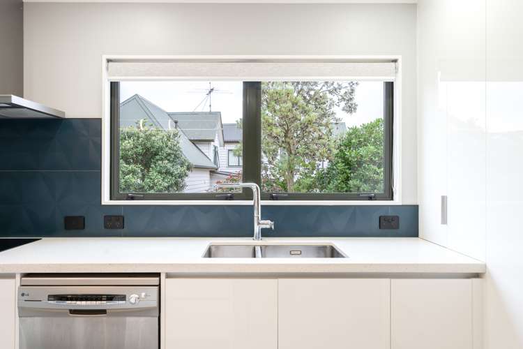 13 Claverton Grove Churton Park_10