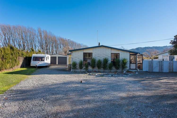 1896 State Highway 1 Tuamarina_12