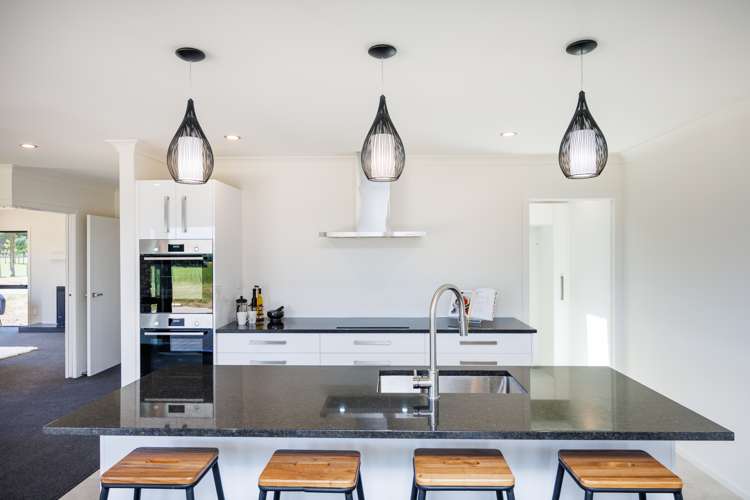 167 Spur Road West Feilding_6