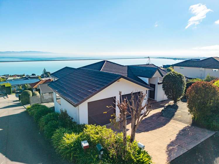 64 Tresillian Avenue Marybank_18