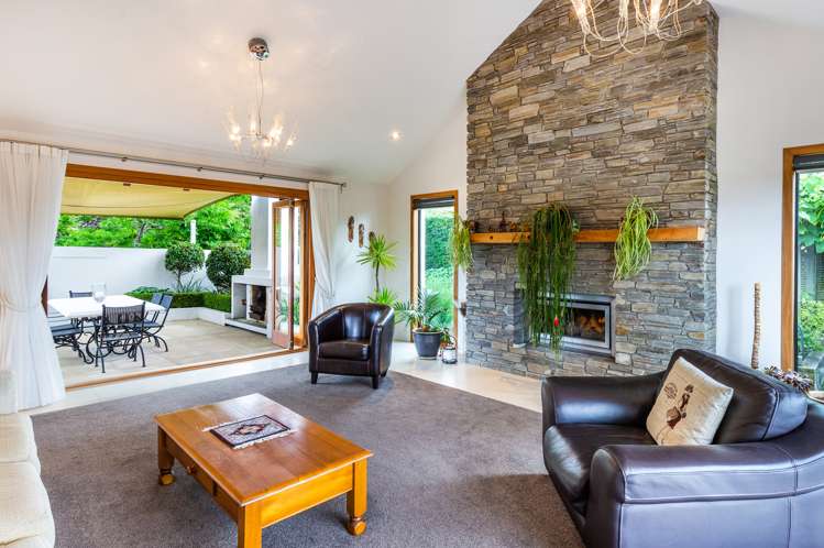 128 Ferndale Way Rangatira Park_24