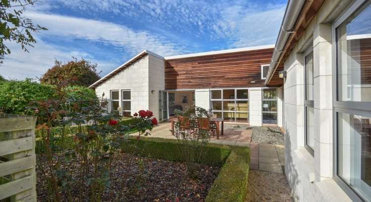 48 Holyhead Street Outram_15