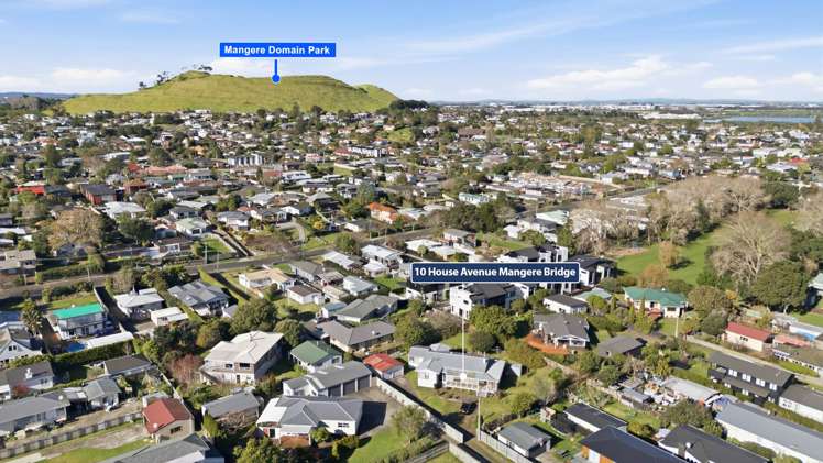 10 House Avenue Mangere Bridge_15