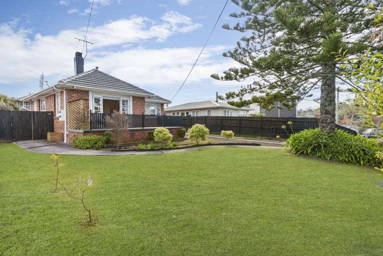 9 Glengarry Road Glen Eden_1