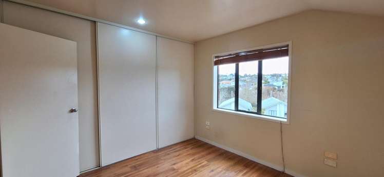 34/10 John Jennings Drive 10862_7