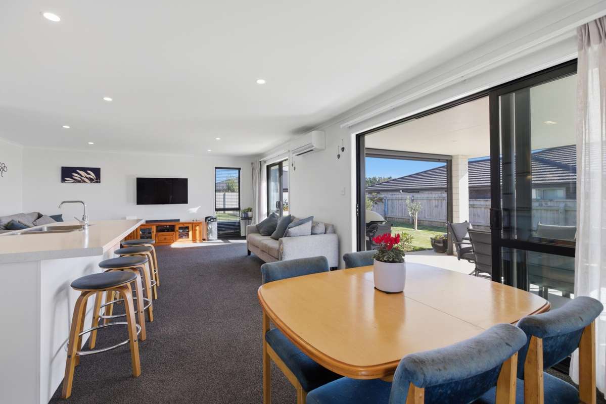 31 Honeyfield Drive_5
