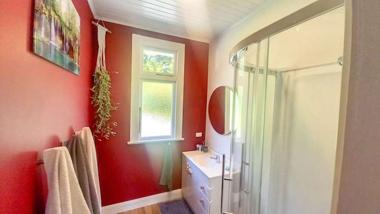 11,13 Birch Street Tuatapere_9