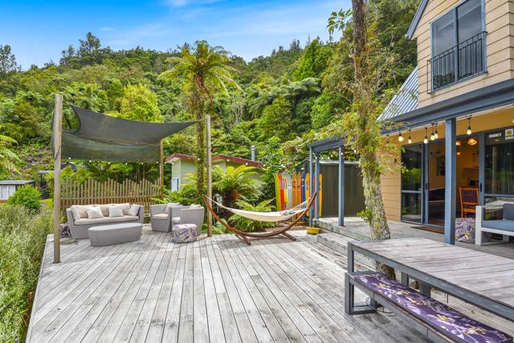 8 Chingford Road Lake Rotoma_17