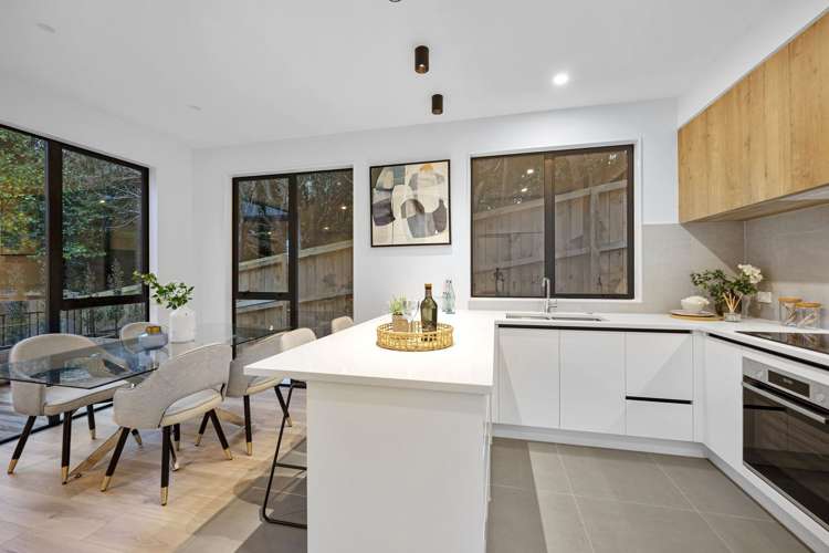 296 East Coast Road Forrest Hill_4