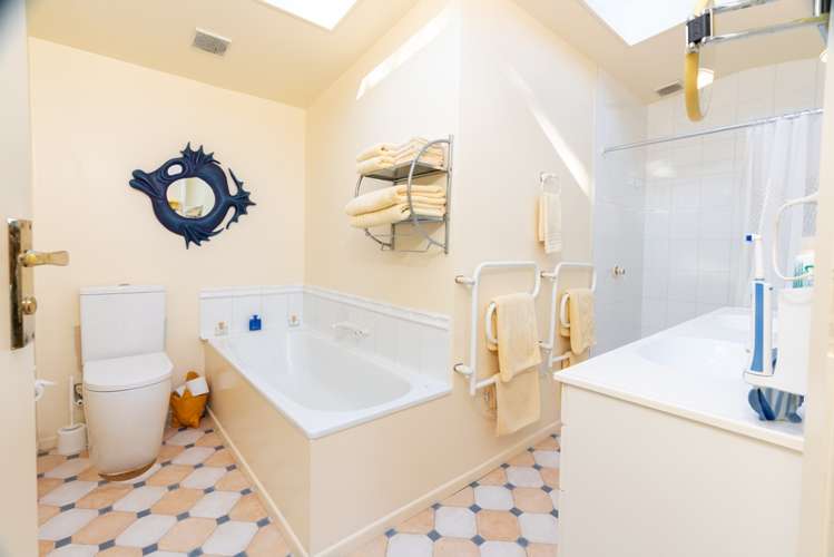 75 Matatua Road Raumati Beach_25