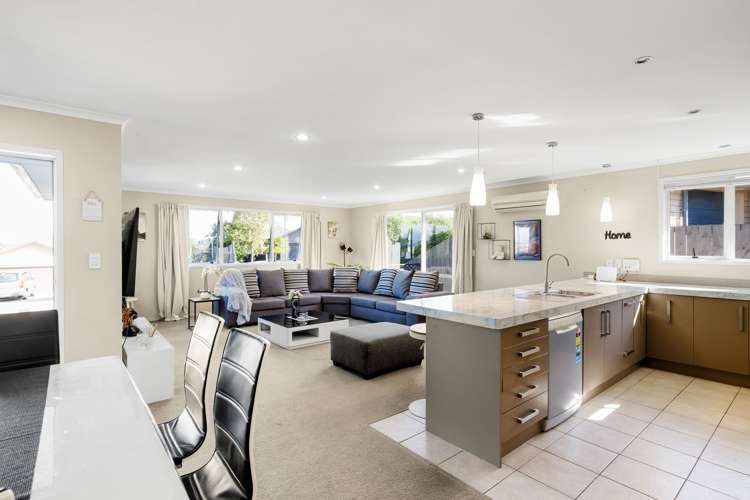 6 Raddington Way Huntington_9