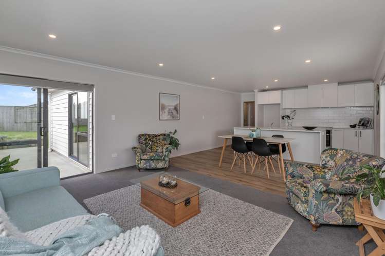 13 Olney Court One Tree Point_9