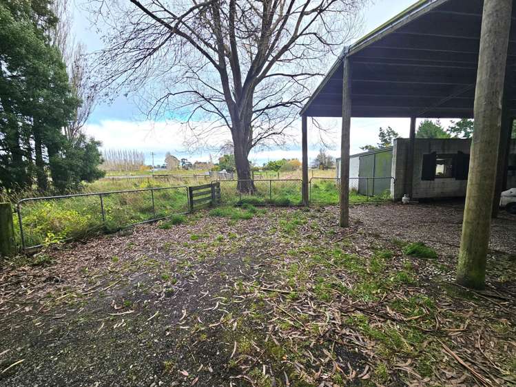 74 Riverbank Road_1