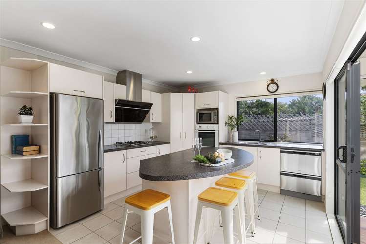 22 The Esplanade Eastern Beach_9