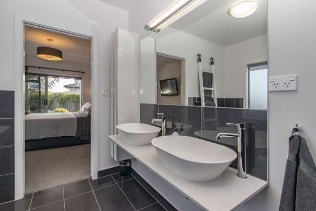 7 Kapiti Drive Poraiti_4