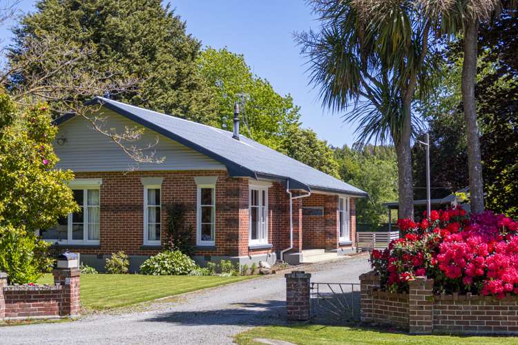 63 Main North Road Geraldine_17