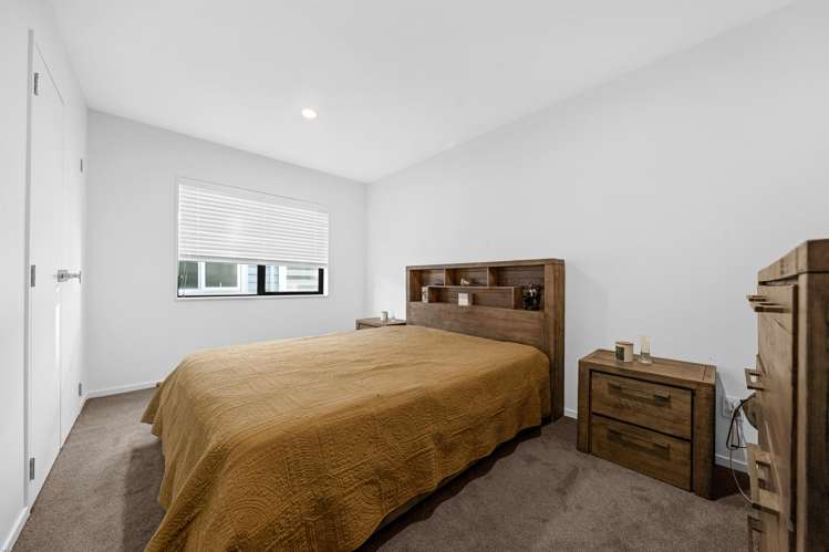 32 Matahae Drive Flat Bush_11