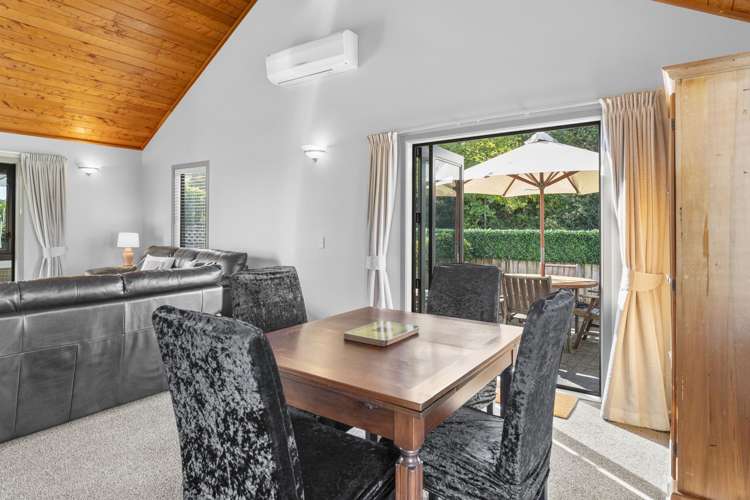 1/1 The Moorings Two Mile Bay_12
