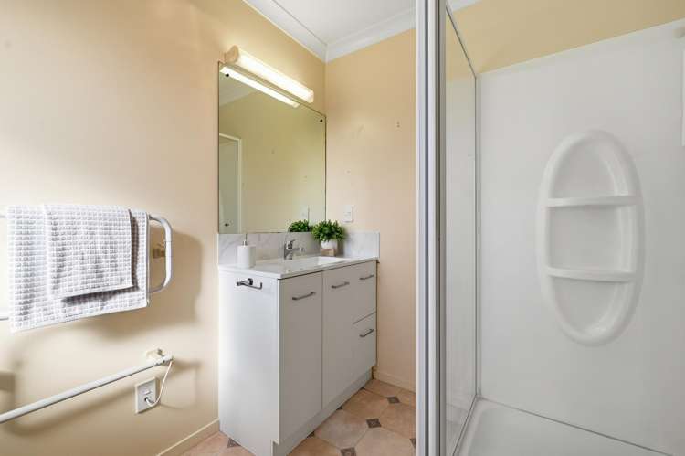23 Courtenay Place Owhata_9