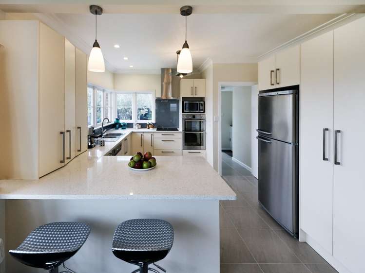 110 Golf Road New Lynn_11