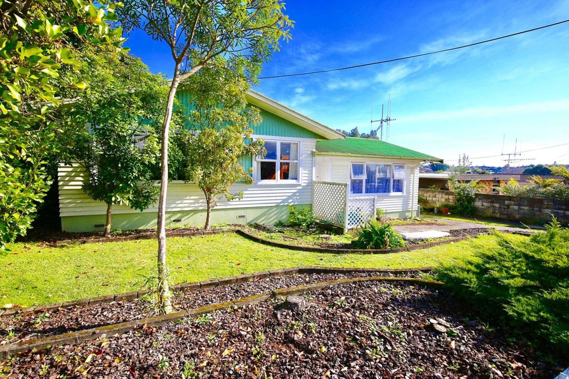 74 Tuhikaramea Road Dinsdale_0