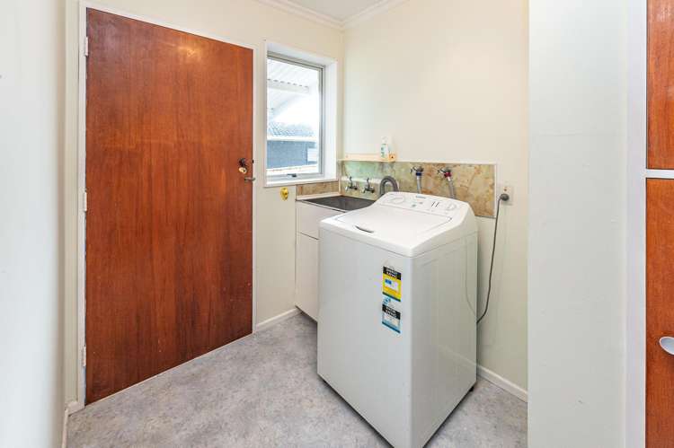 69 Exeter Crescent Springvale_22