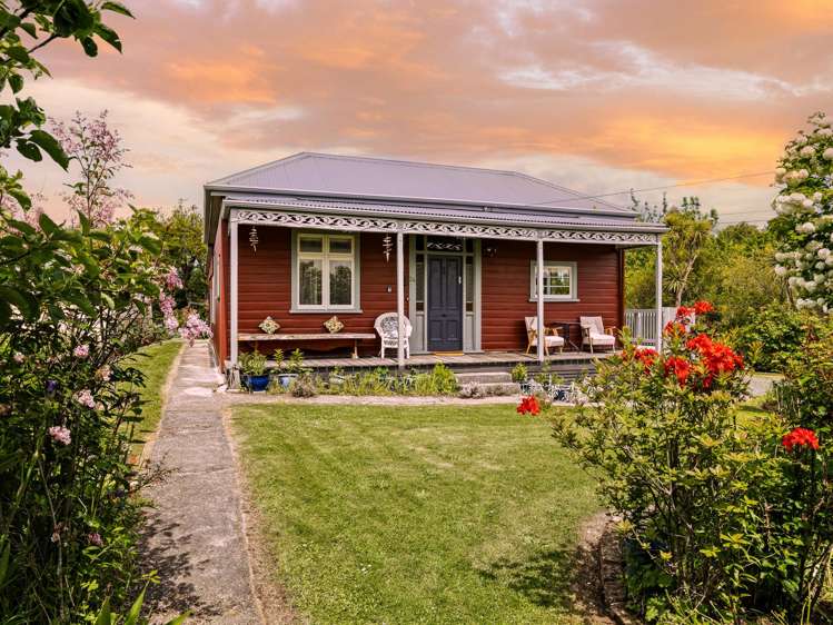 24 and 24A Main Road Owaka_27